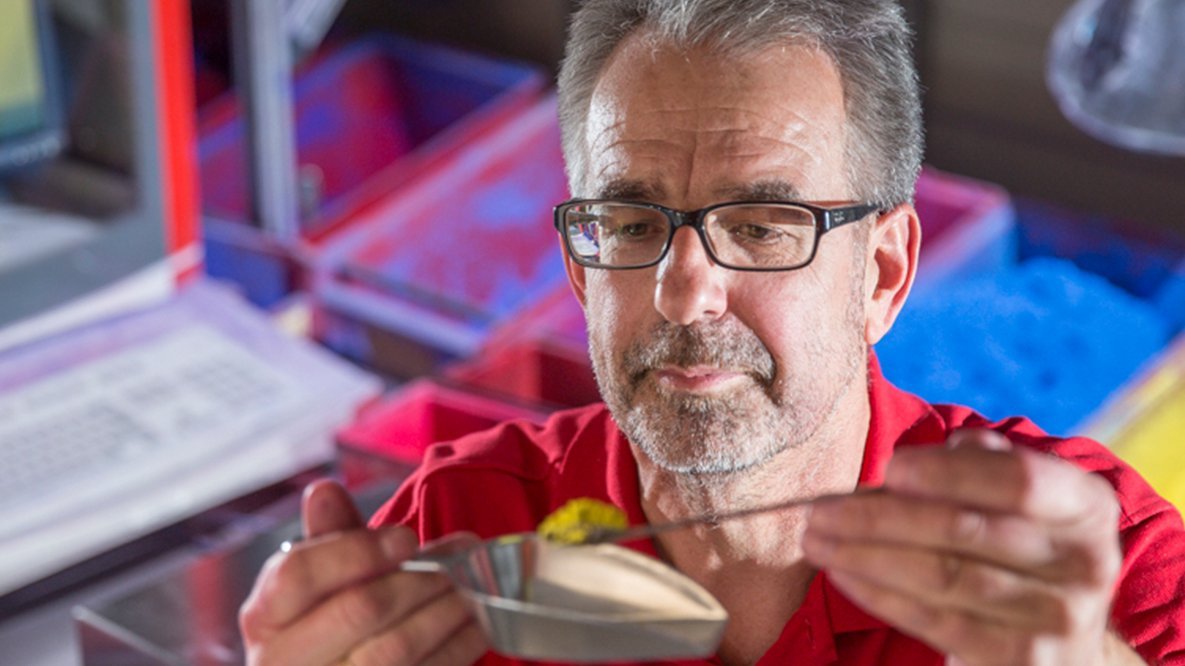 Online guidebook for chemical resistance of plastics - Colasit