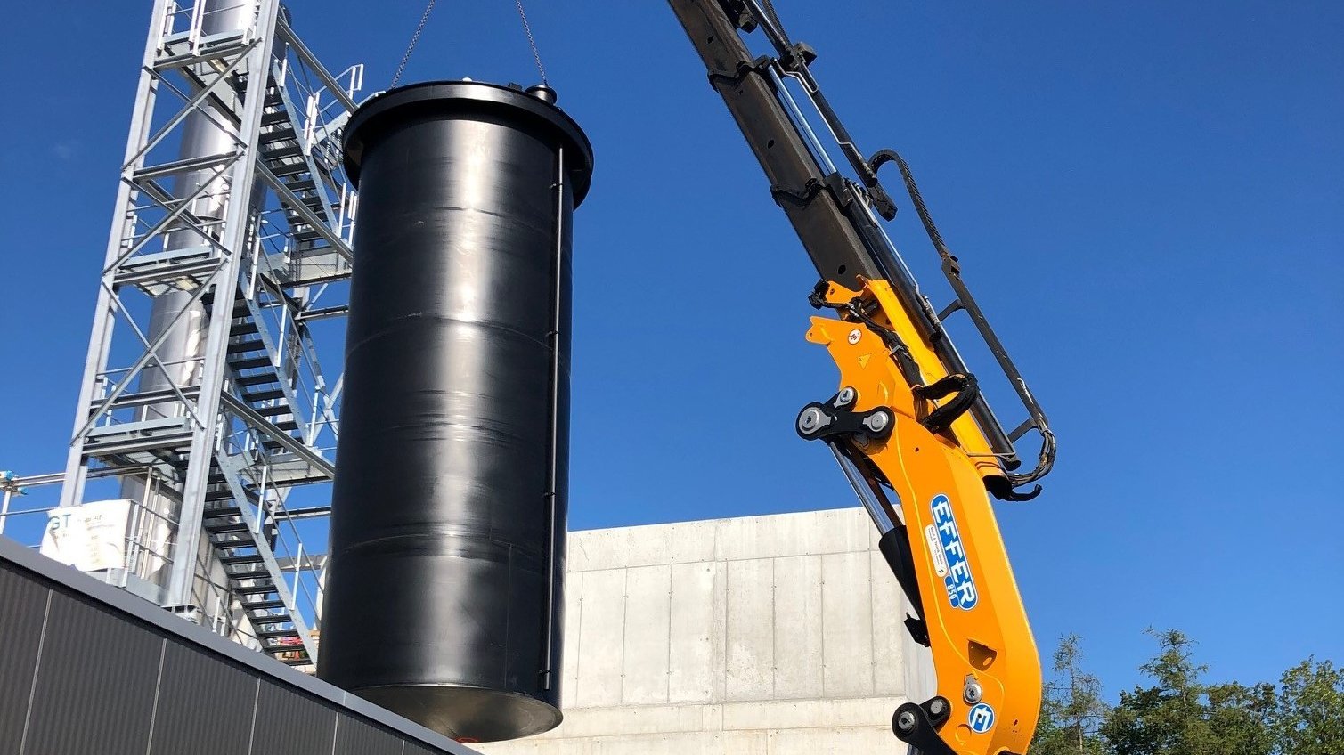 Einbringung und Montage, Installation eines Kunststoffbehälters - Colasit