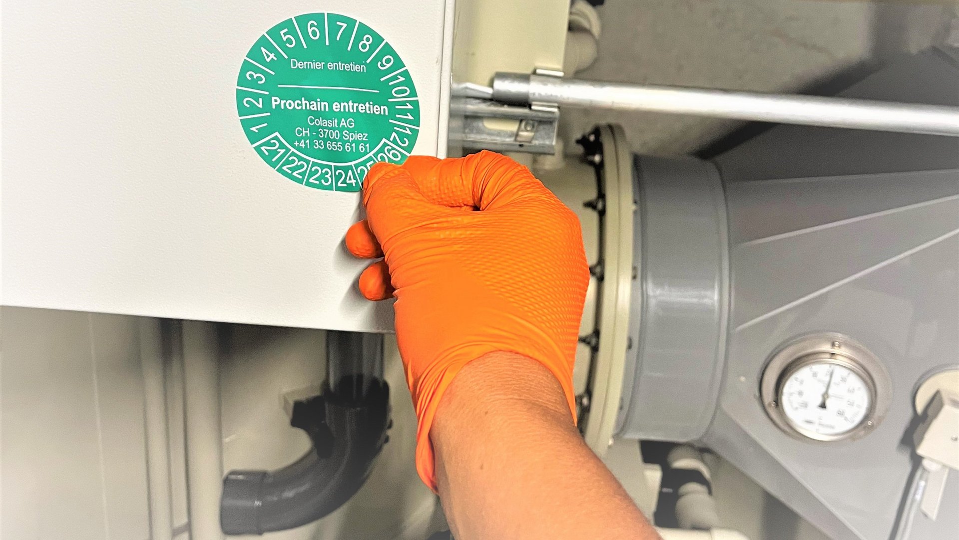 Service sticker after inspection, maintenance, reconditioning of exhaust air scrubbers, fans - Colasit