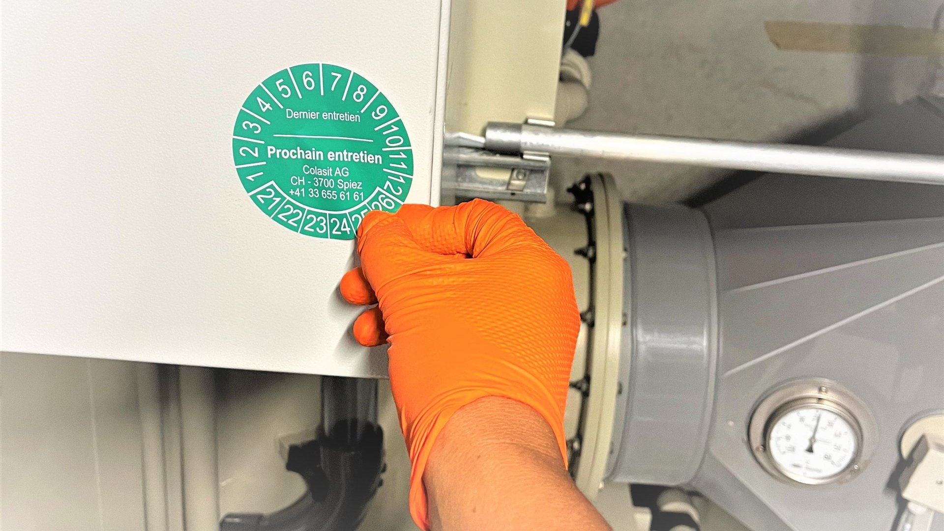 Service sticker after inspection, maintenance, reconditioning of exhaust air scrubbers, fans - Colasit