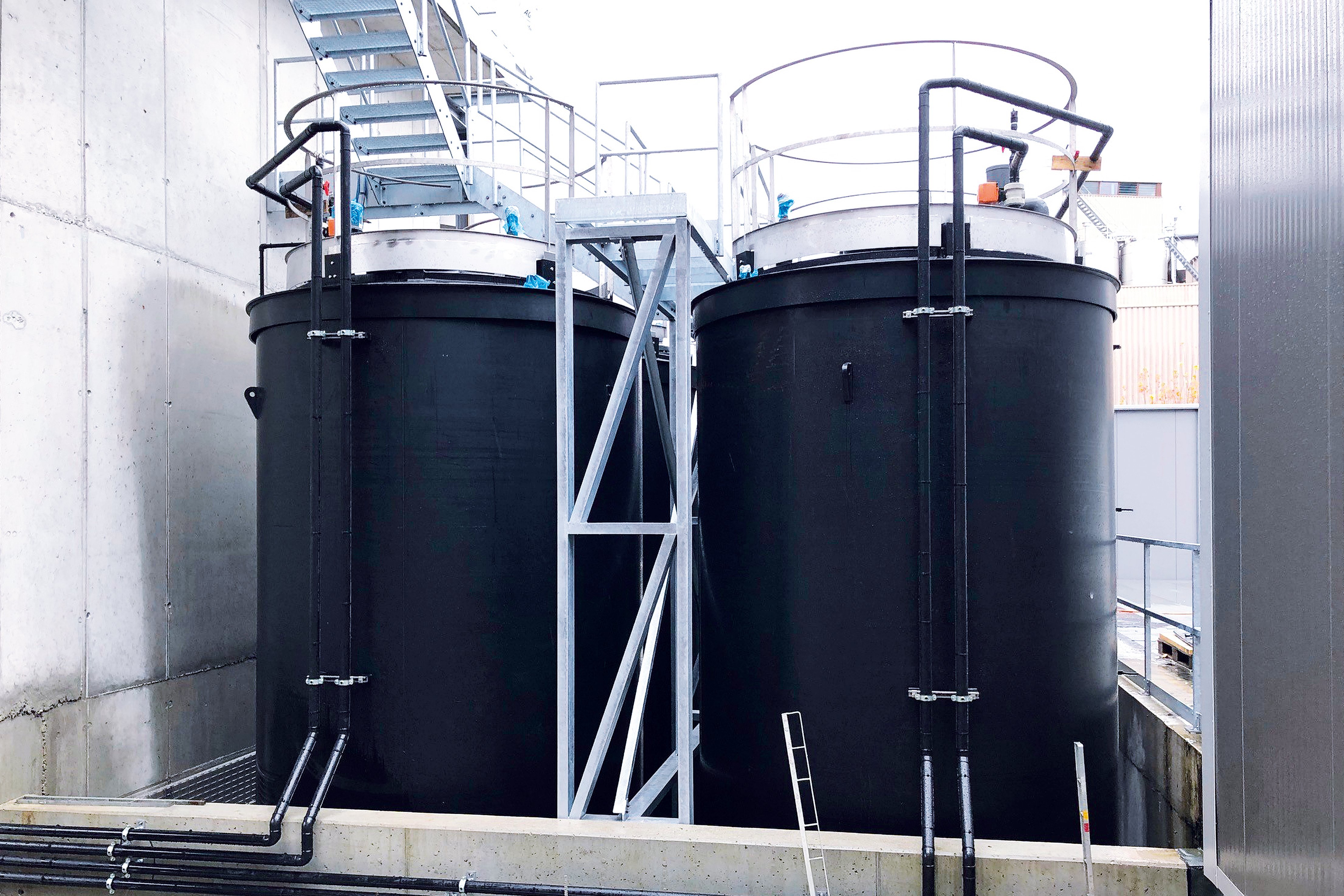 Process plants made of plastic to handle and store chemically-corrosive, aggressive liquids safely - Colasit