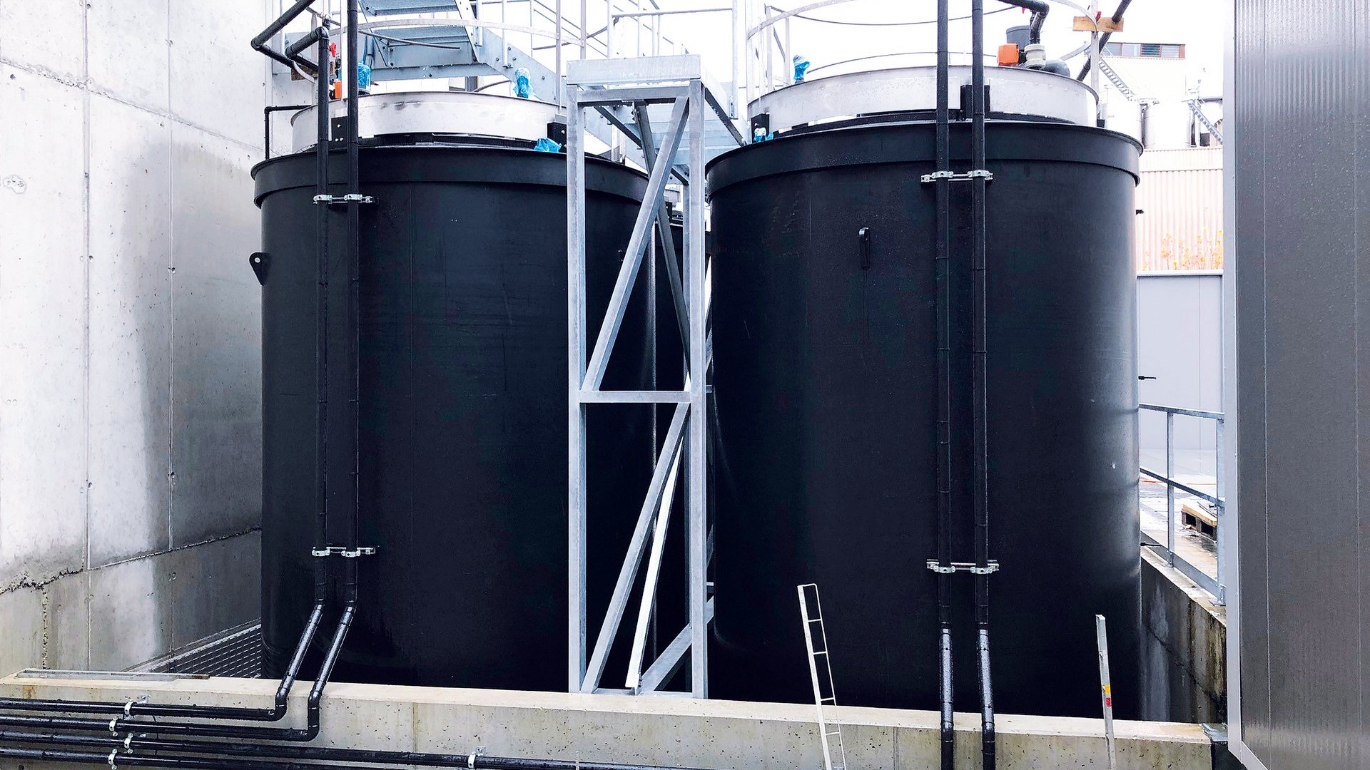 Process plants made of plastic to handle and store chemically-corrosive, aggressive liquids safely - Colasit