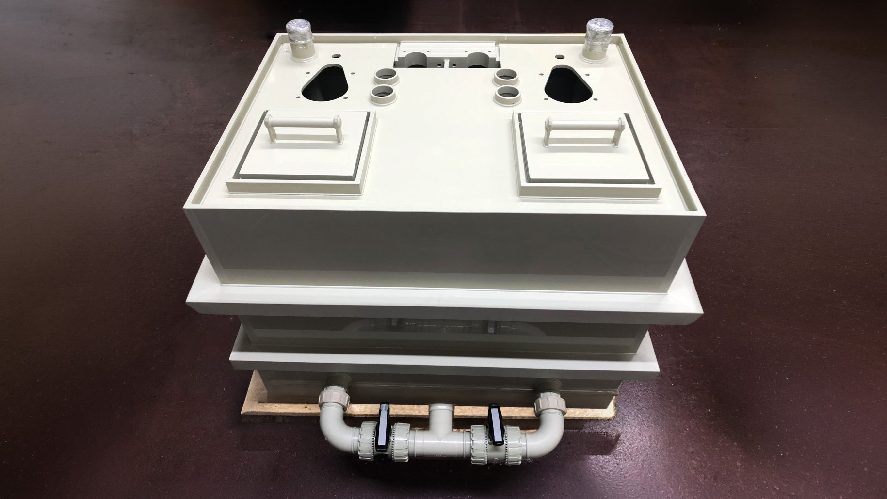 Receiving tank with double pump made of PP plastic as a plastic welded structure - Colasit