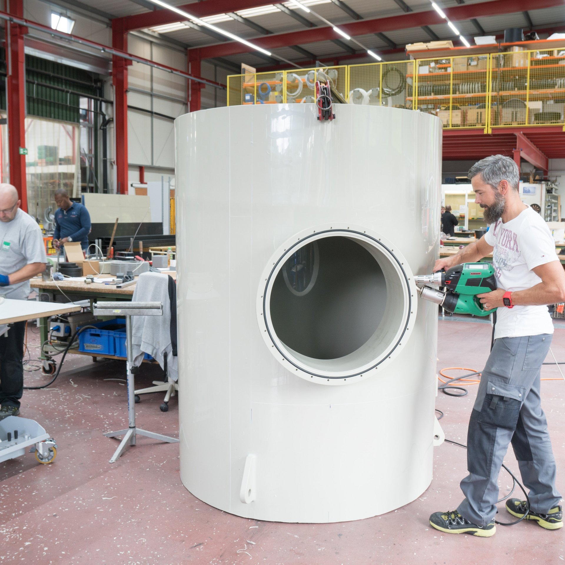 We offer interesting jobs in the plastic construction and welding plastic vessels areas - Colasit