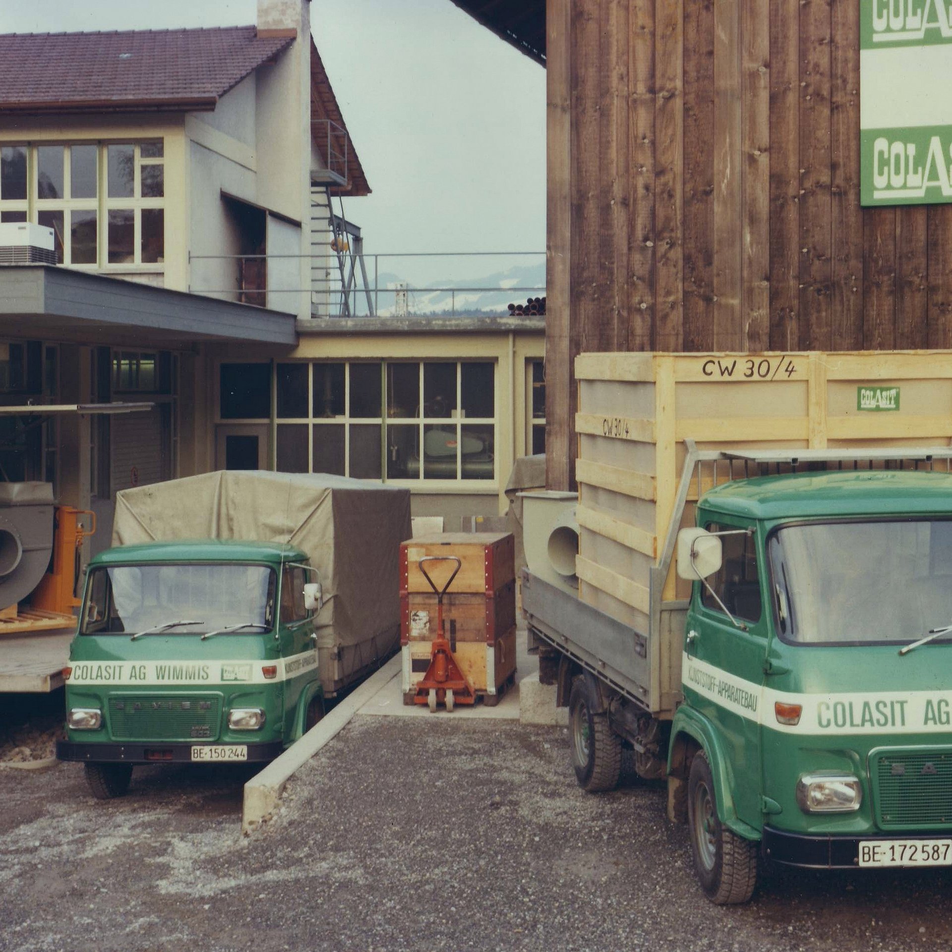 Company location in Wimmis with transport vehicles in 1974 - Colasit