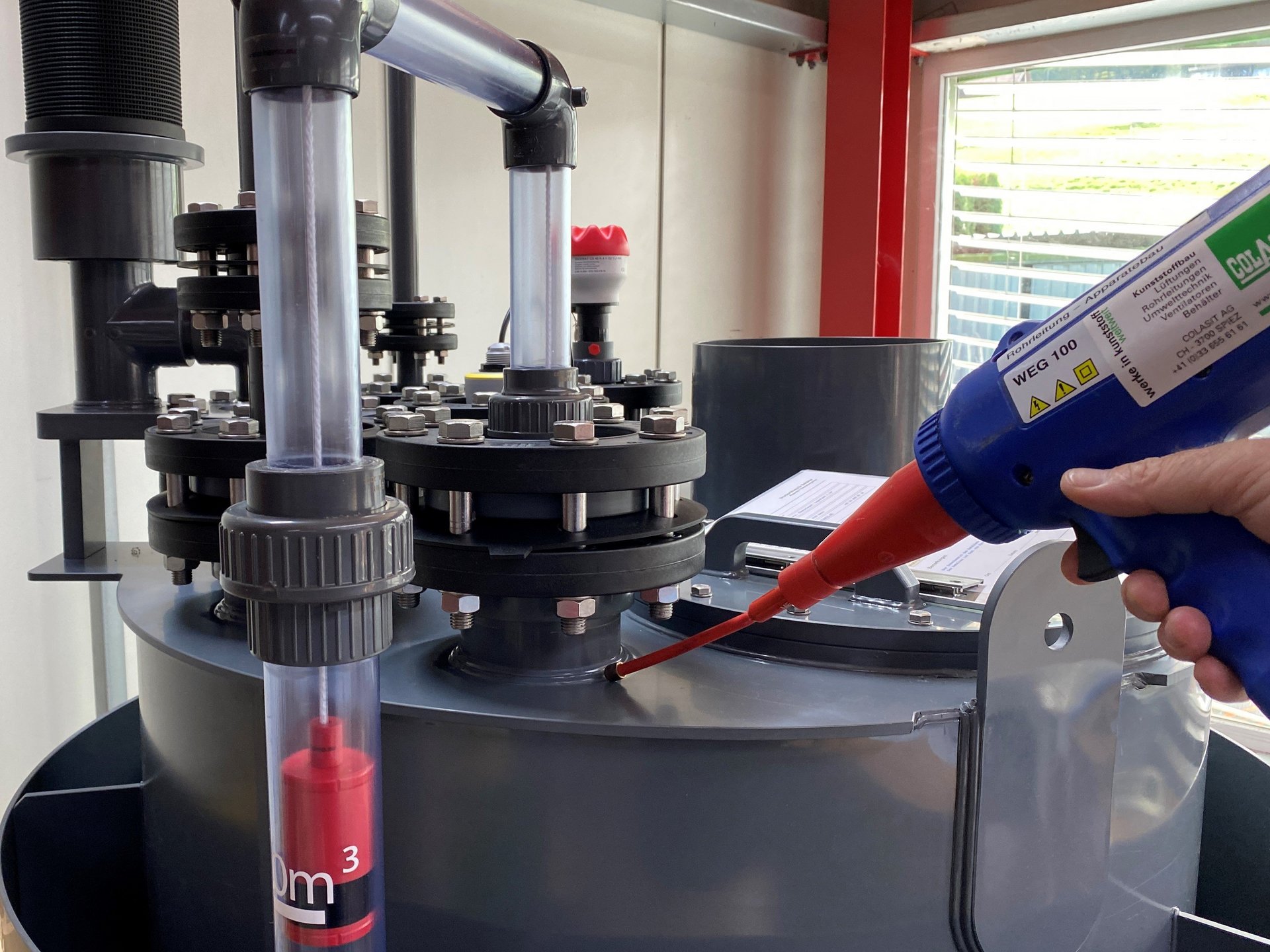 Inspecting plastic tanks and plastic vessels made of PP, PE, PPs, PVDF - Colasit