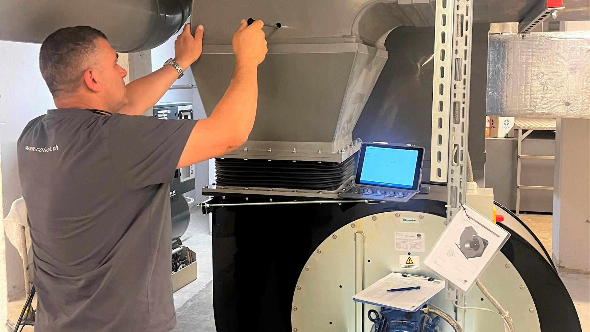  Assembly, placement in service of plastic fans - Colasit